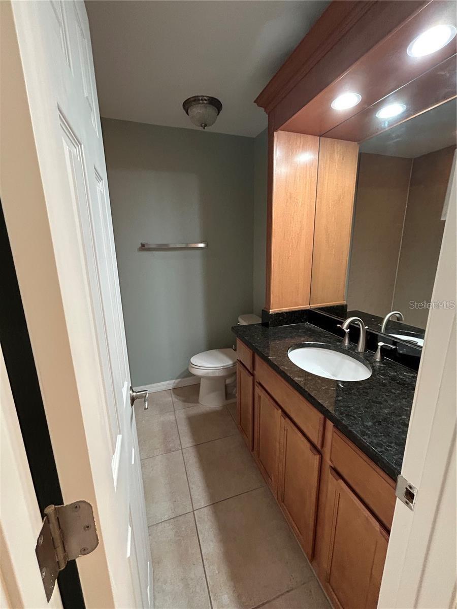 Image 10 of 13 For 712 Lyndhurst Street 301