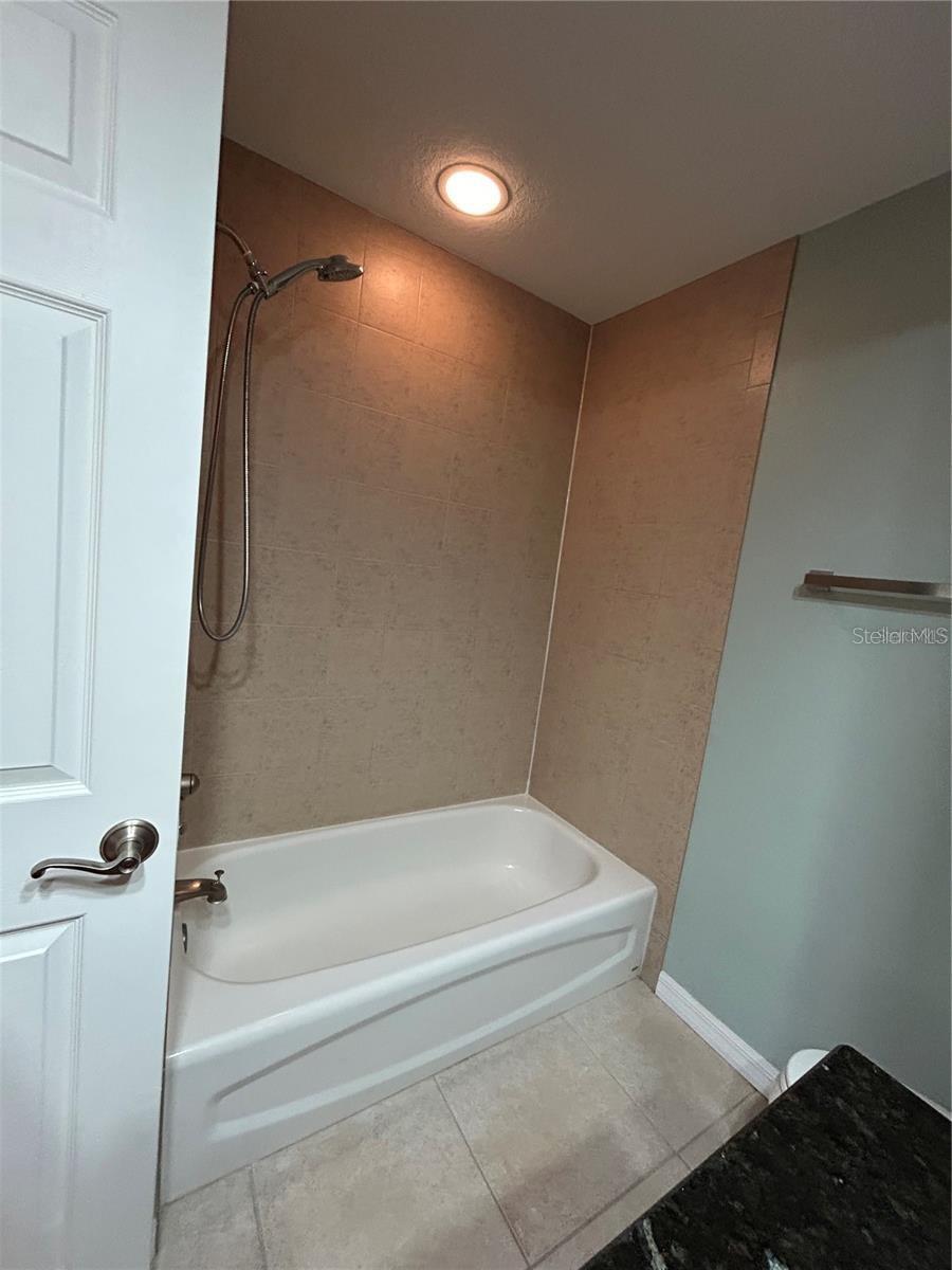 Image 9 of 13 For 712 Lyndhurst Street 301