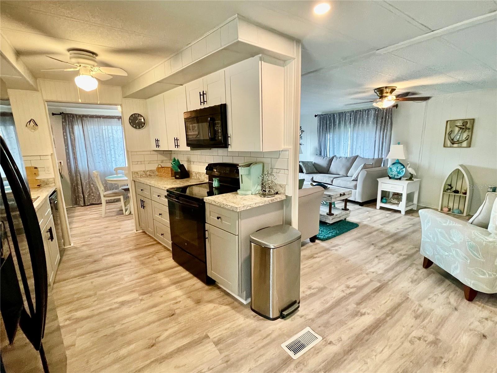 Image 7 of 49 For 34559 Gardenia Drive N