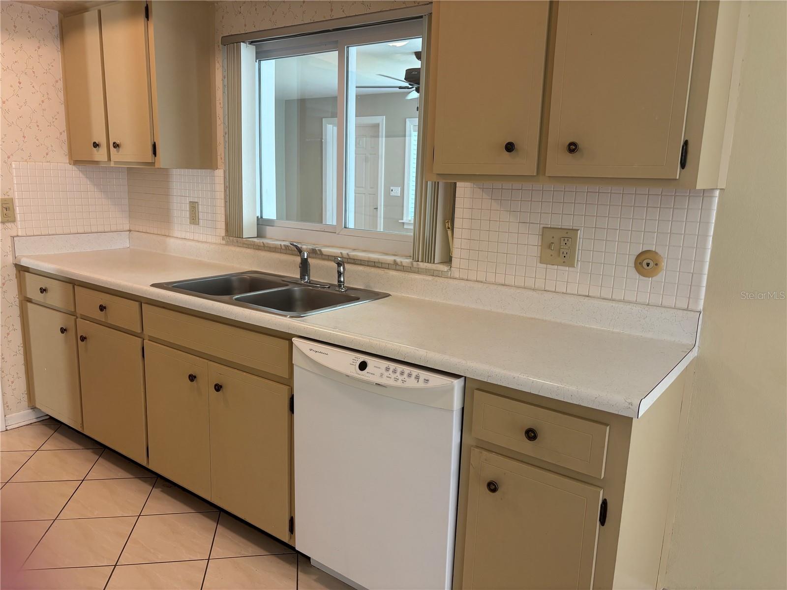 Image 5 of 22 For 2060 Attache Court