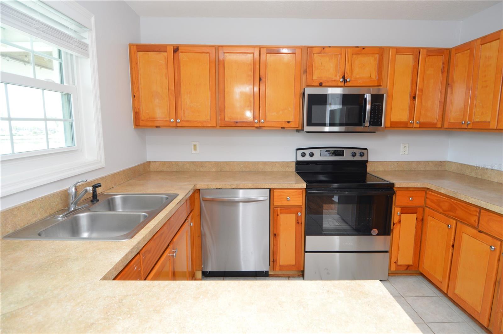 Image 12 of 100 For 166 Pompano Drive Se C