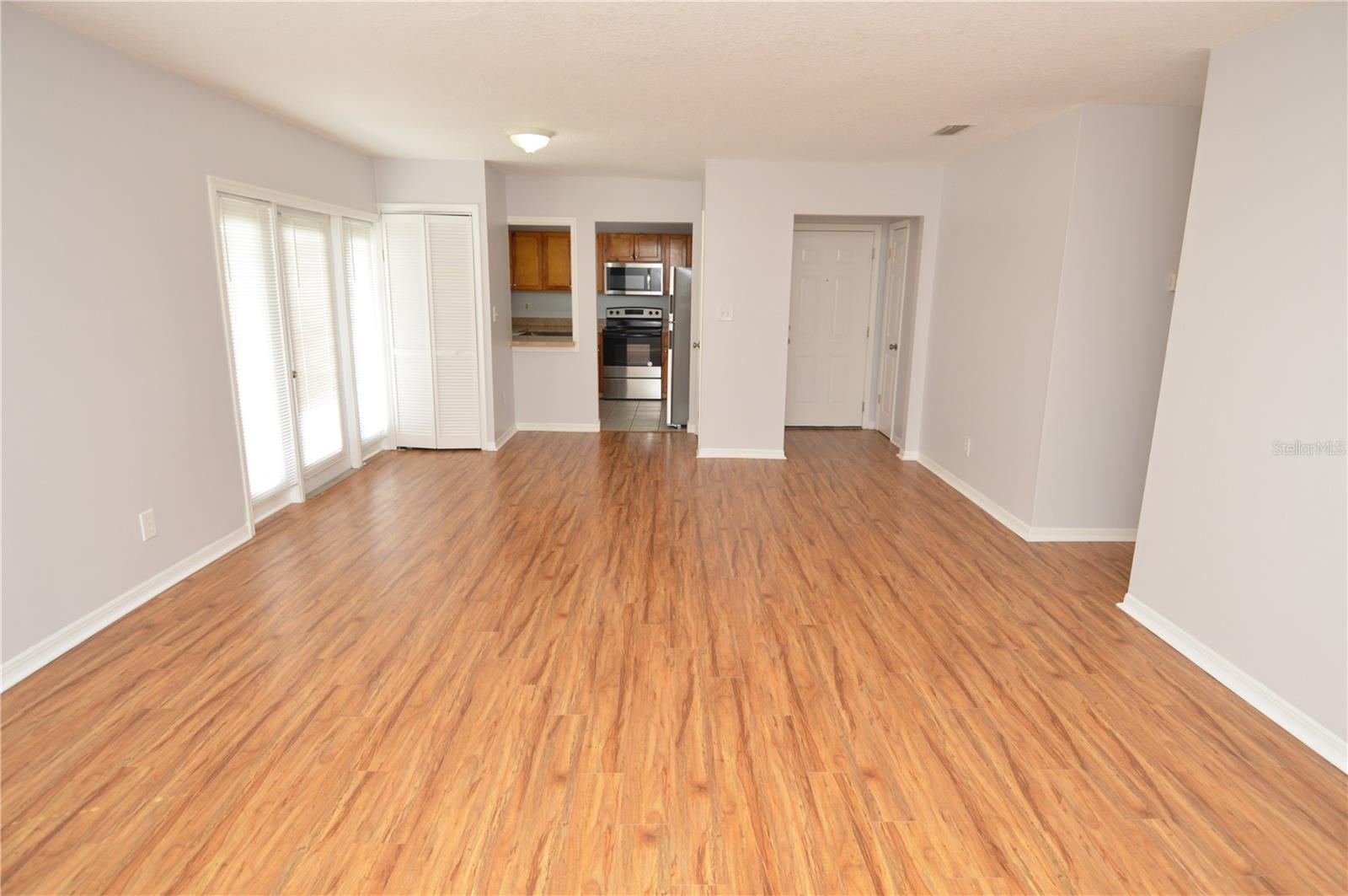 Image 16 of 100 For 166 Pompano Drive Se C