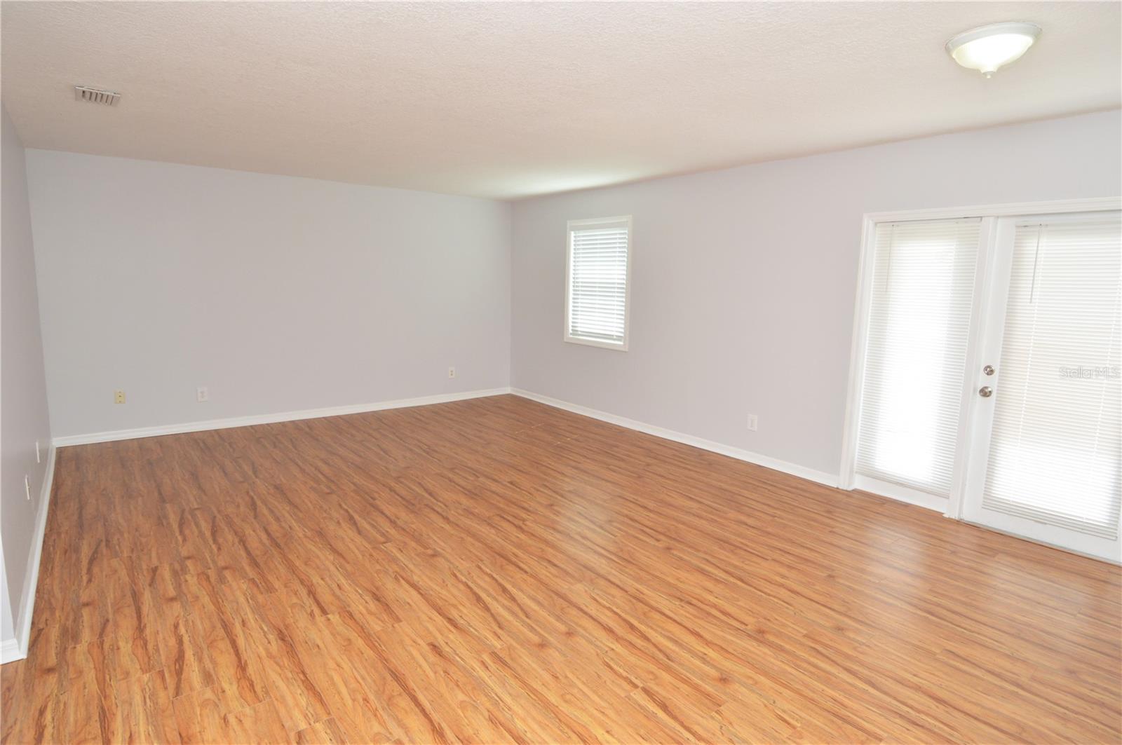 Image 20 of 100 For 166 Pompano Drive Se C