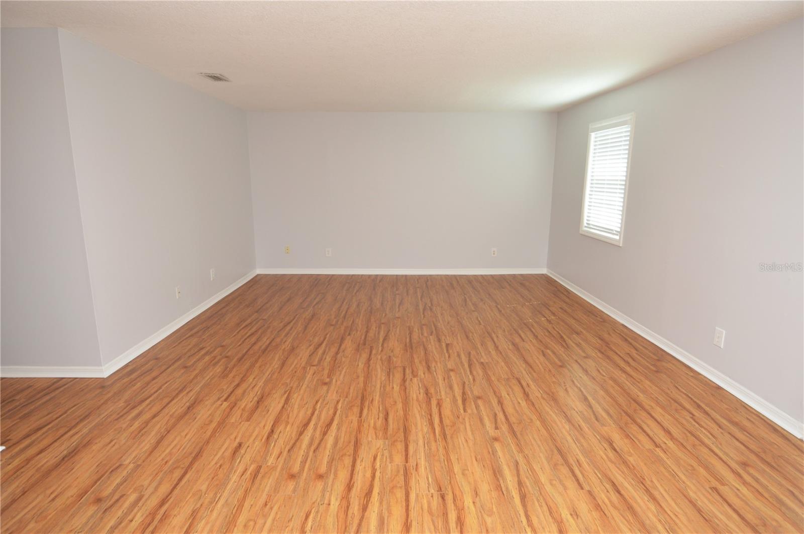 Image 21 of 100 For 166 Pompano Drive Se C