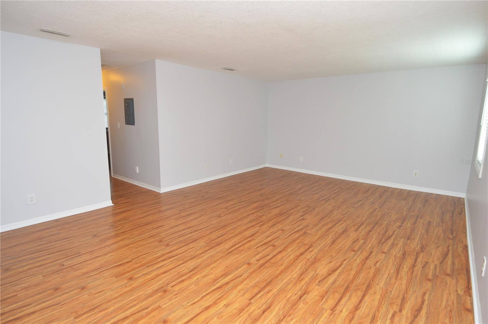 Image 22 of 100 For 166 Pompano Drive Se C