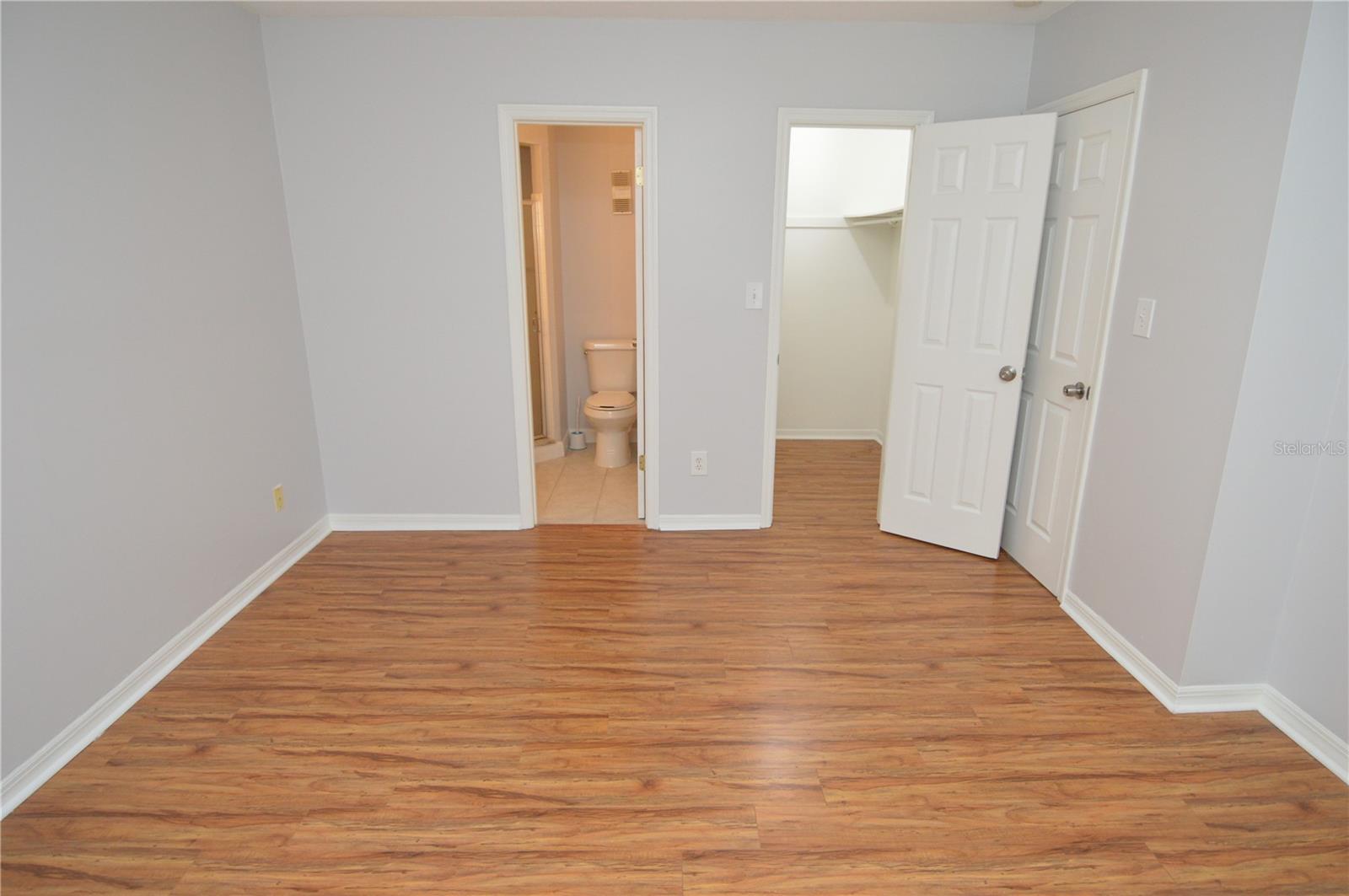 Image 33 of 100 For 166 Pompano Drive Se C
