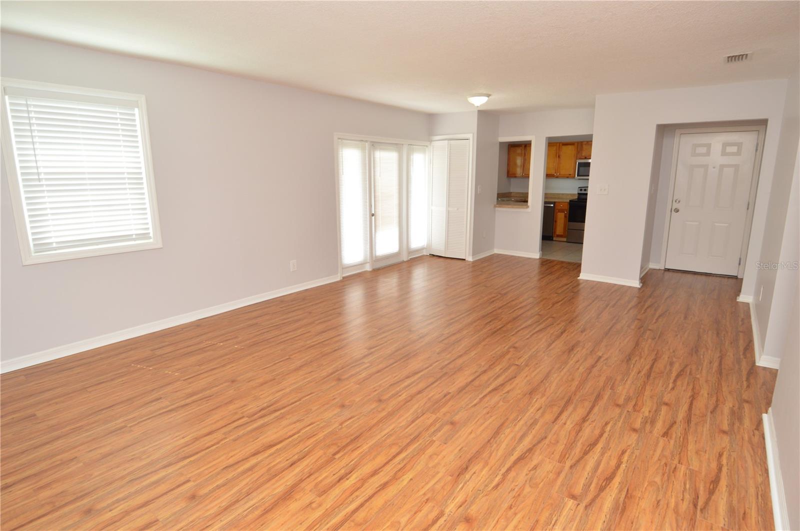 Image 6 of 100 For 166 Pompano Drive Se C