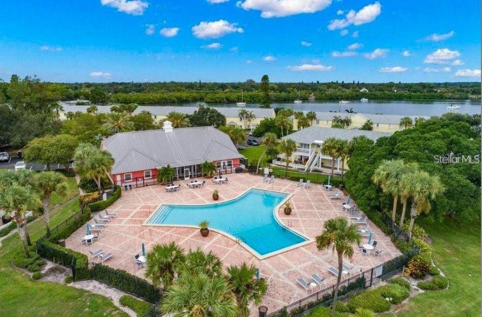 Image 62 of 100 For 166 Pompano Drive Se C