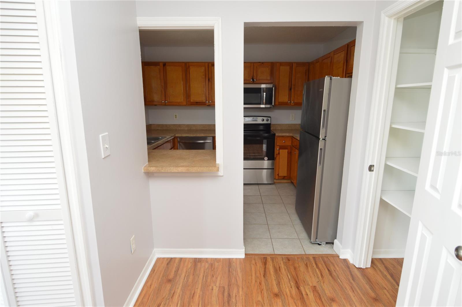 Image 7 of 100 For 166 Pompano Drive Se C
