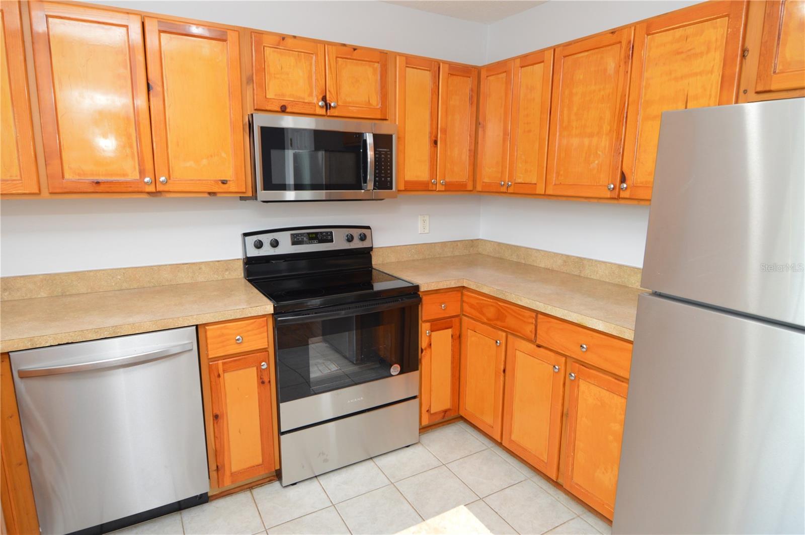 Image 8 of 100 For 166 Pompano Drive Se C