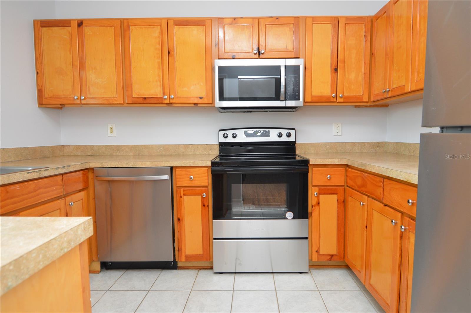 Image 9 of 100 For 166 Pompano Drive Se C