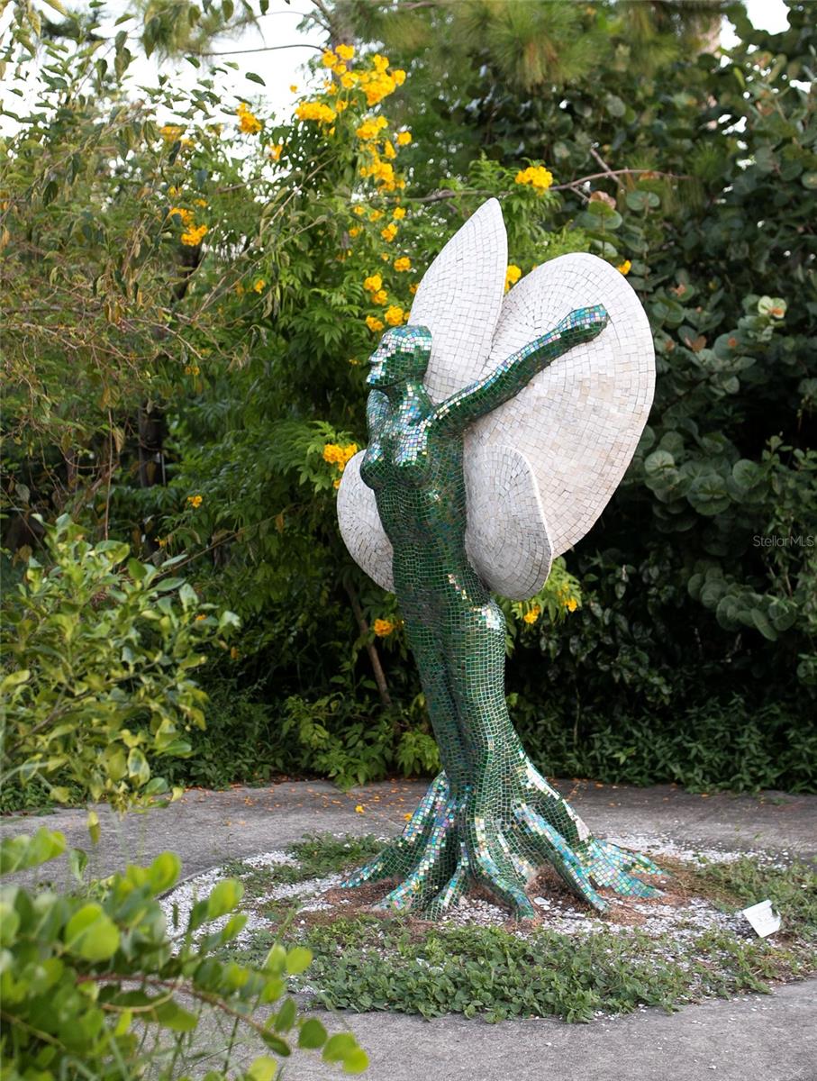 Image 27 of 34 For 3007 Clinton Street S