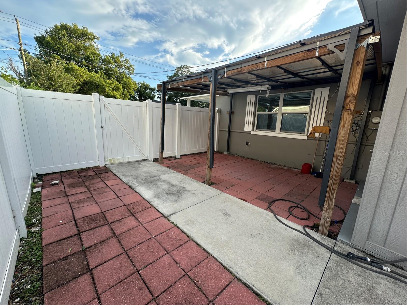 Image 10 of 12 For 2121 Powhatan Avenue