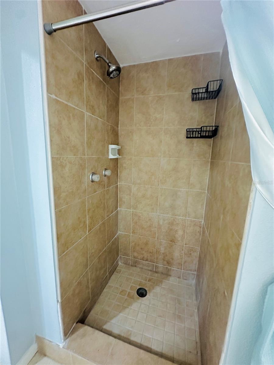 Image 3 of 12 For 2121 Powhatan Avenue
