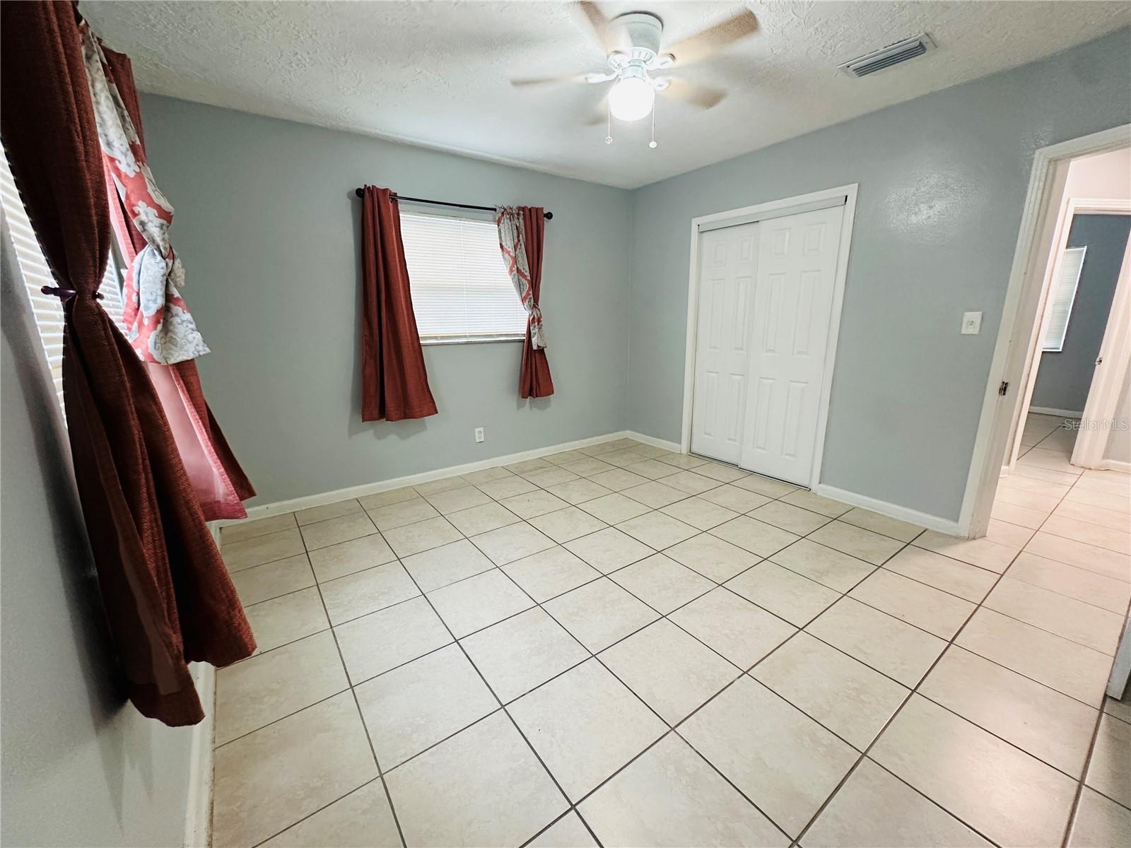 Image 5 of 12 For 2121 Powhatan Avenue