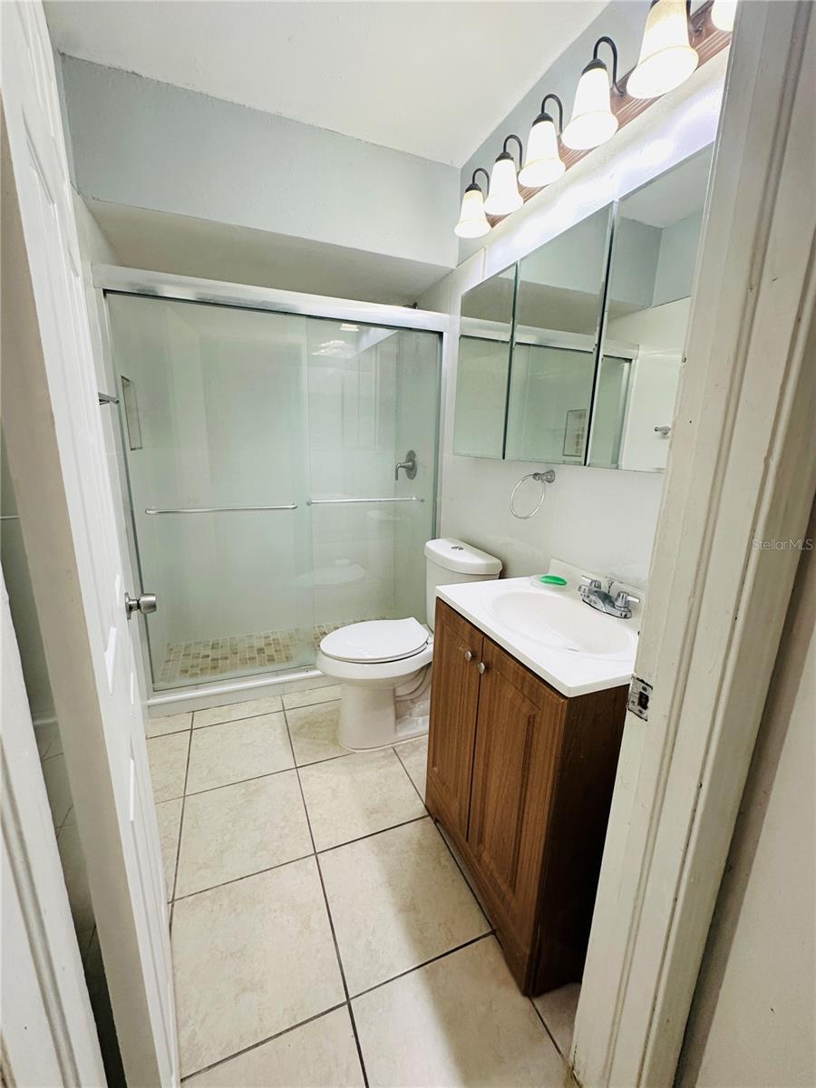 Image 7 of 12 For 2121 Powhatan Avenue