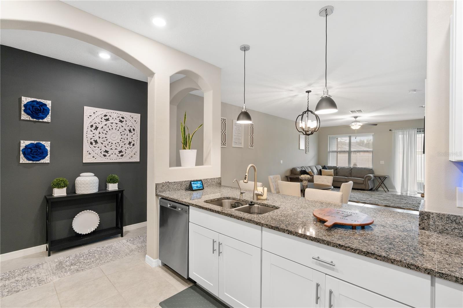 Image 10 of 50 For 843 Royal Empress Drive