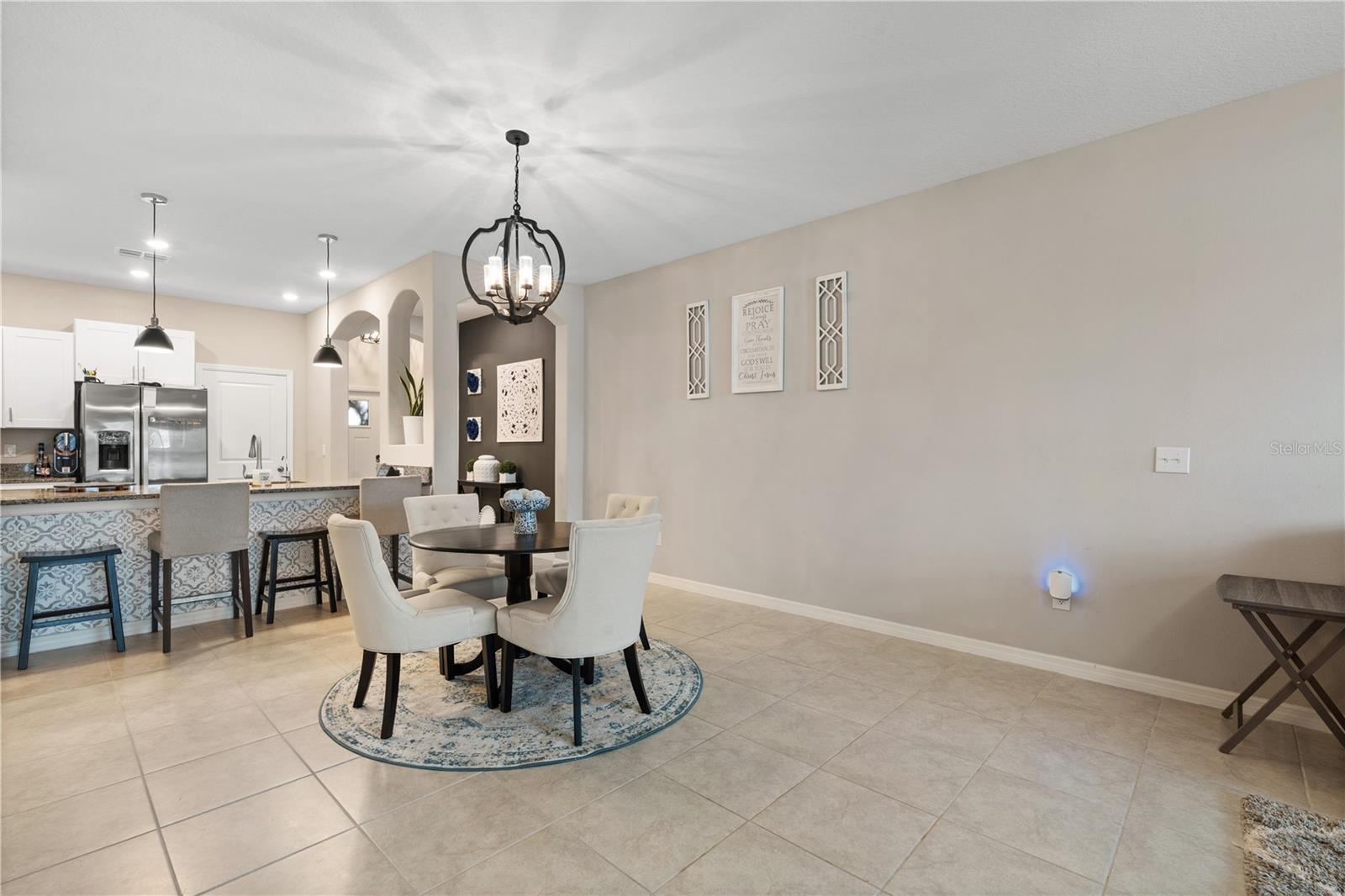 Image 18 of 50 For 843 Royal Empress Drive
