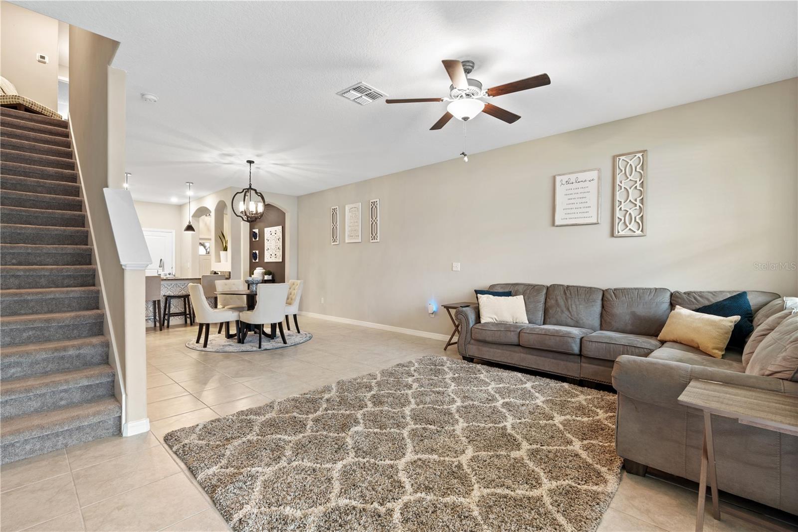 Image 20 of 50 For 843 Royal Empress Drive