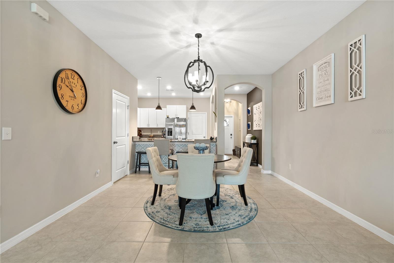 Image 21 of 50 For 843 Royal Empress Drive