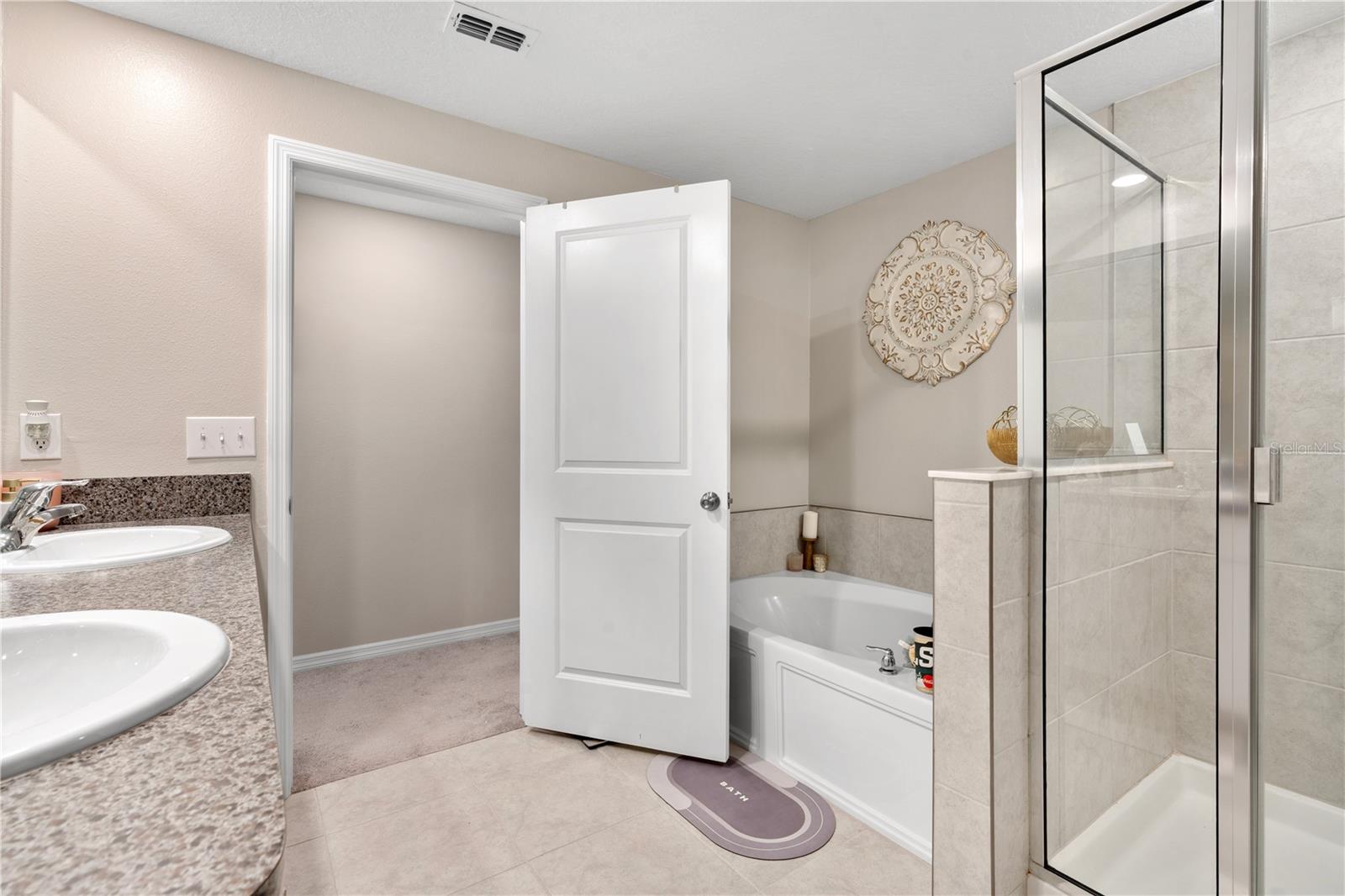 Image 30 of 50 For 843 Royal Empress Drive