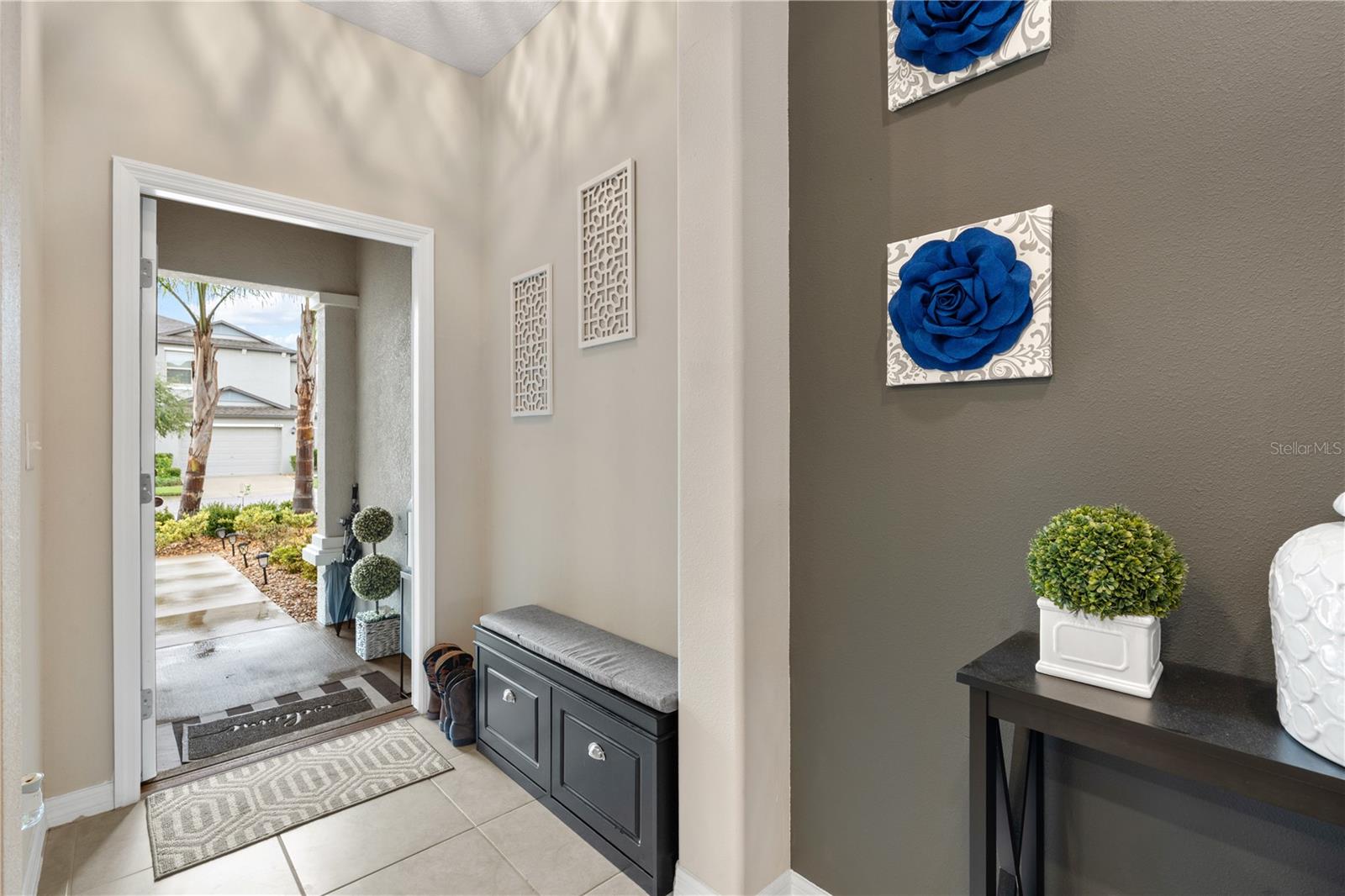 Image 9 of 50 For 843 Royal Empress Drive