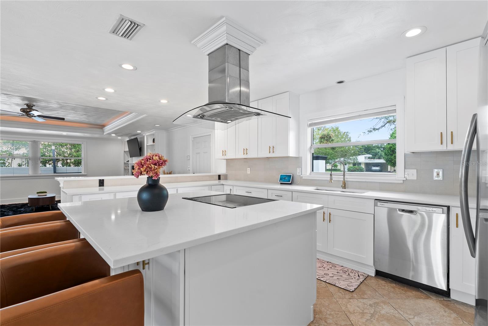 Image 22 of 62 For 516 Davis Boulevard