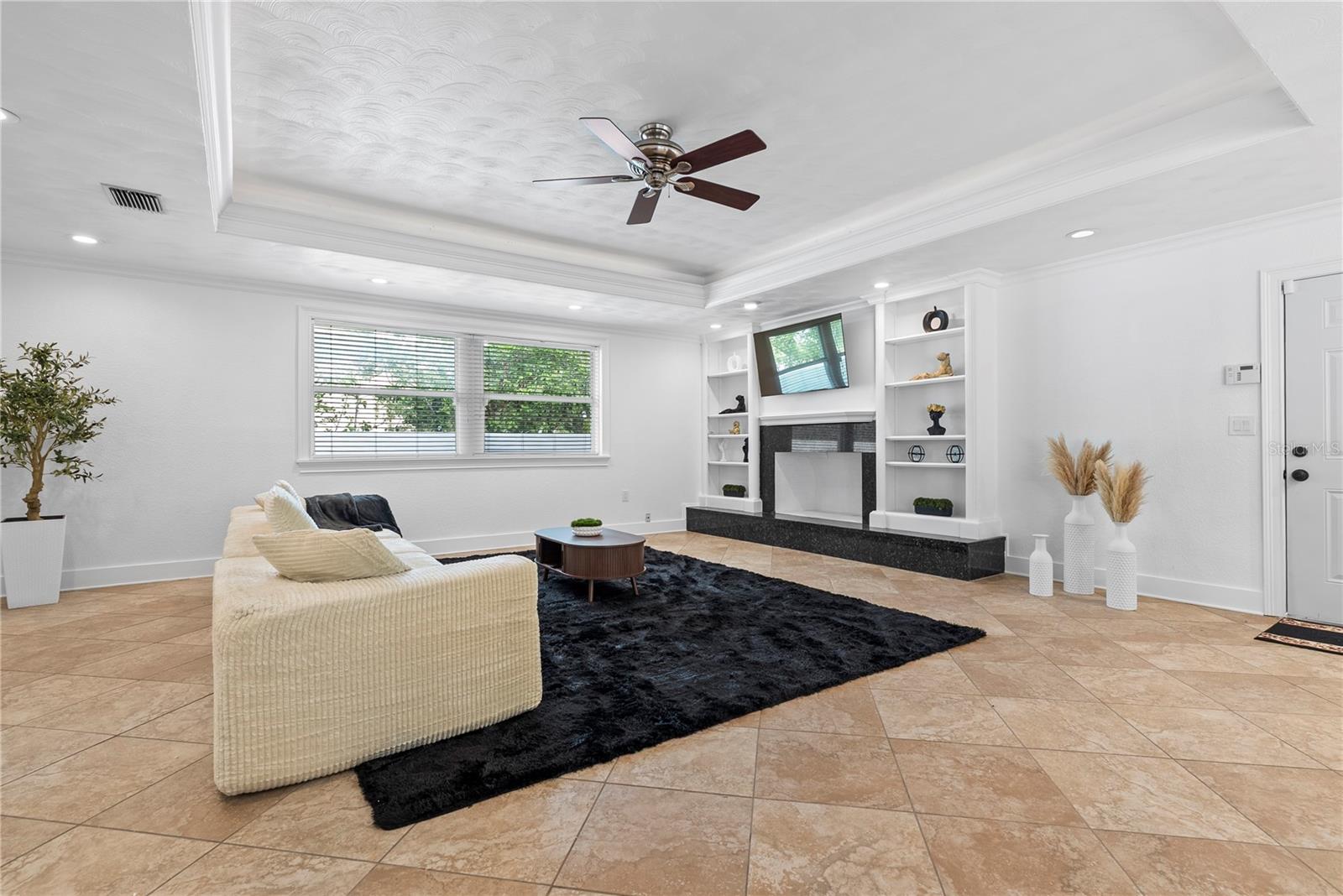 Image 25 of 62 For 516 Davis Boulevard