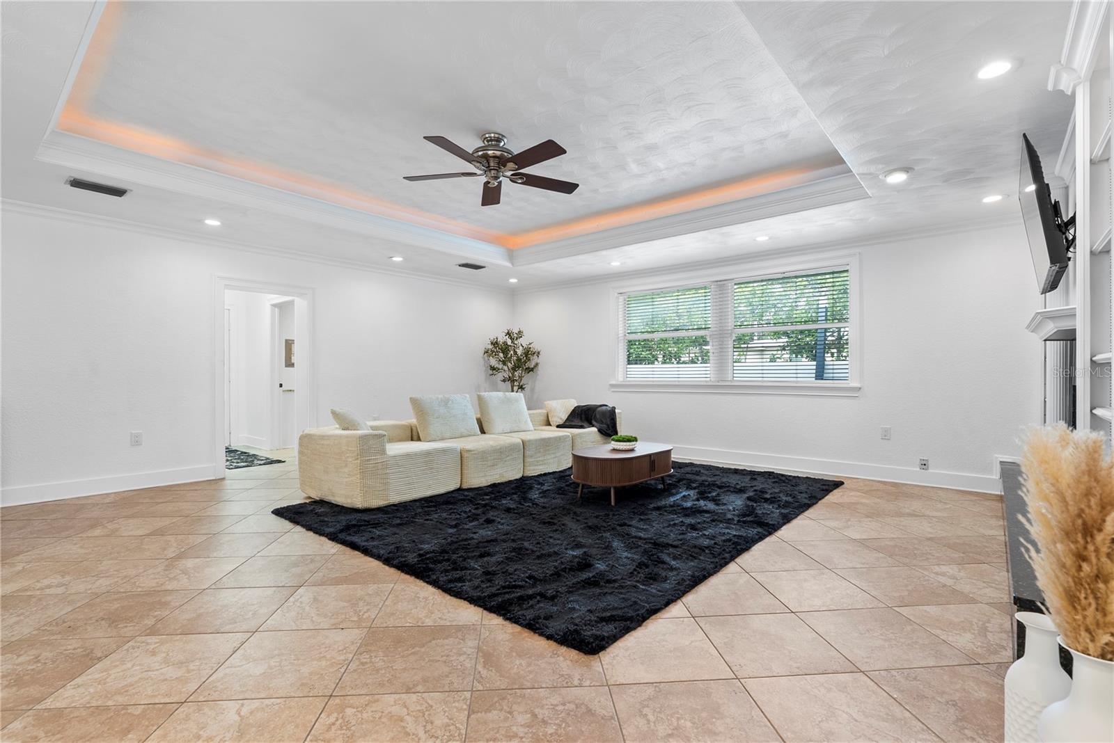 Image 26 of 62 For 516 Davis Boulevard