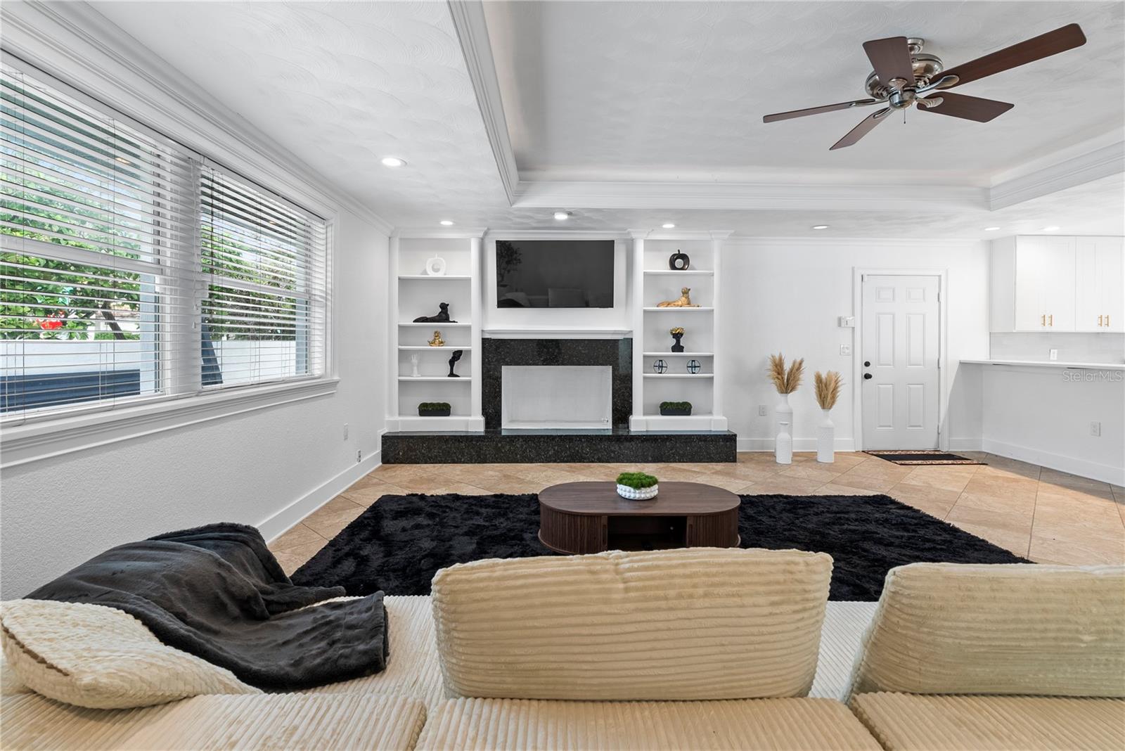 Image 28 of 62 For 516 Davis Boulevard