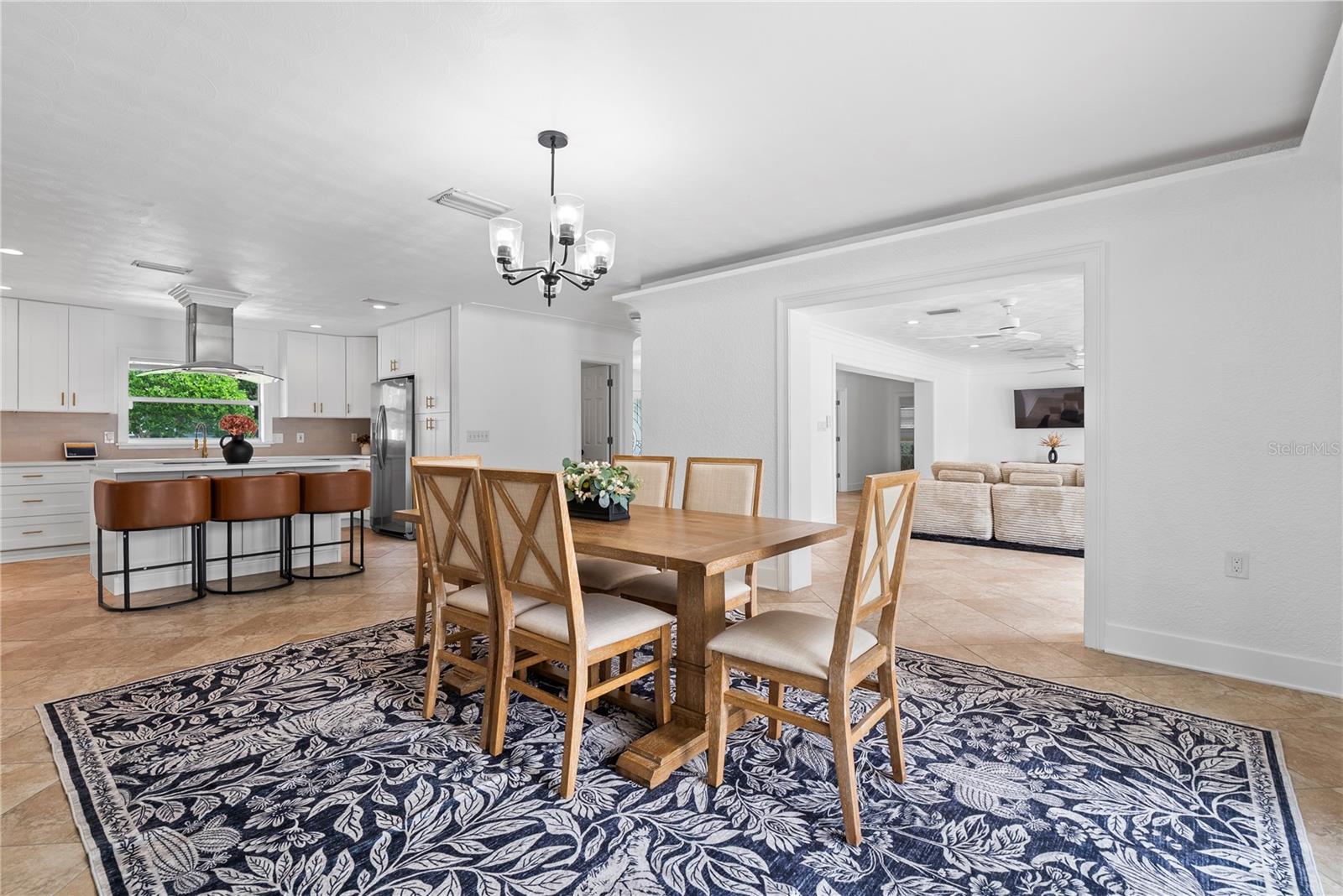 Image 32 of 62 For 516 Davis Boulevard