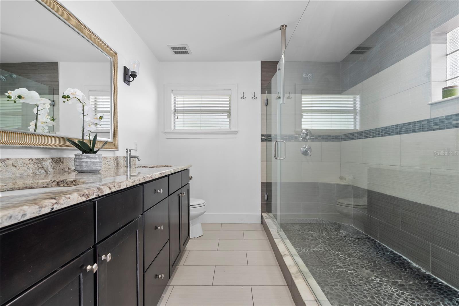 Image 36 of 62 For 516 Davis Boulevard