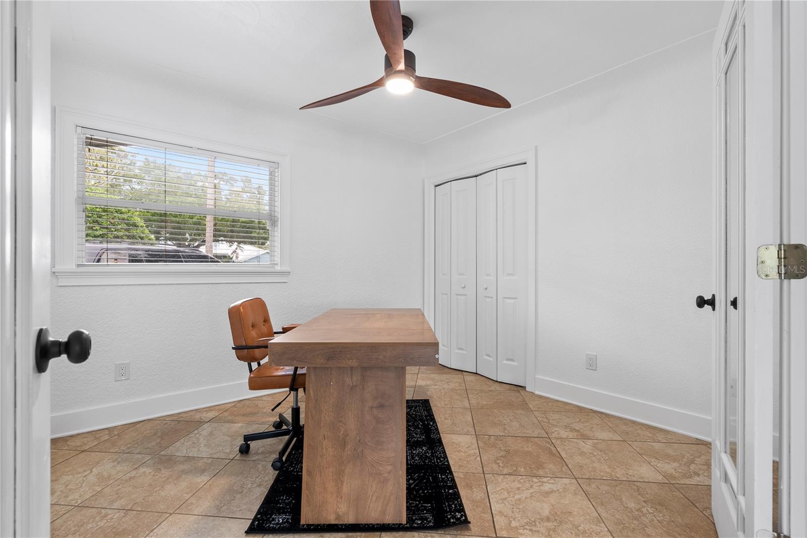 Image 39 of 62 For 516 Davis Boulevard