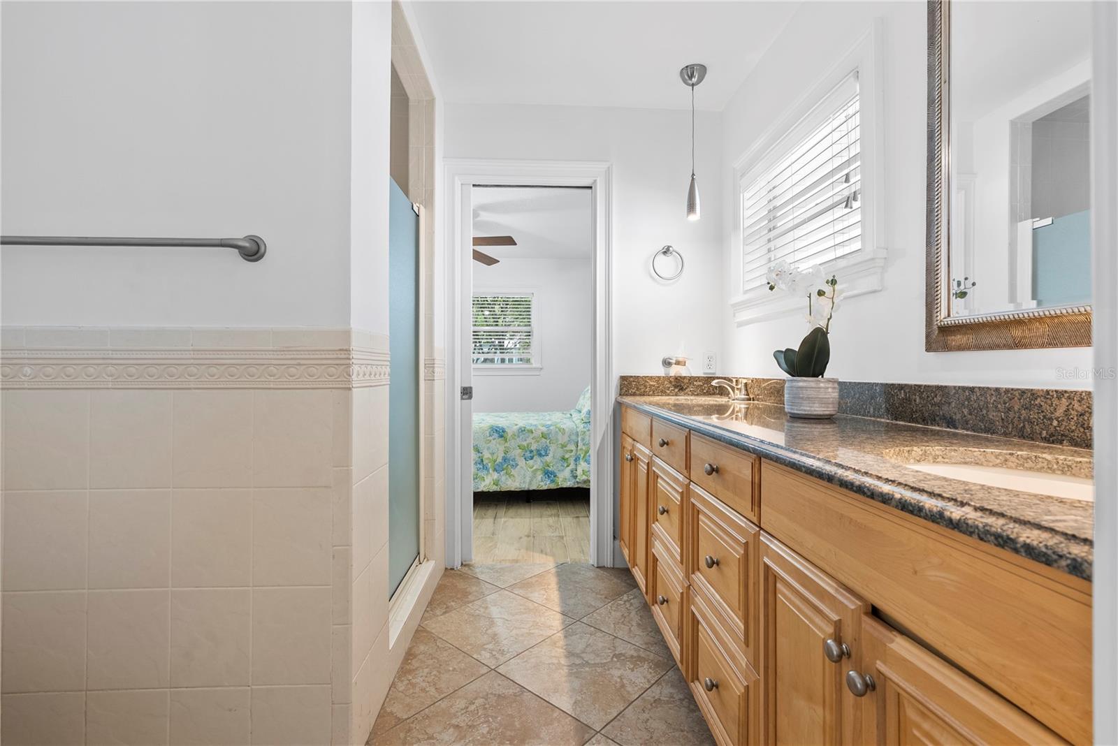 Image 42 of 62 For 516 Davis Boulevard