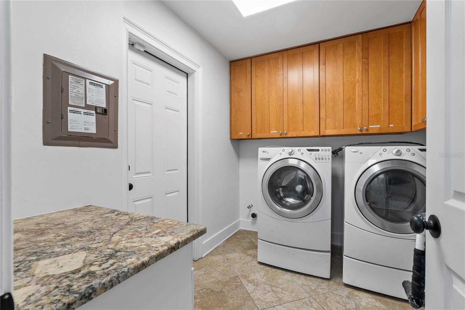 Image 45 of 62 For 516 Davis Boulevard