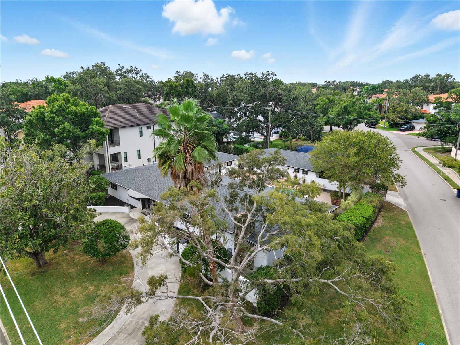 Image 51 of 62 For 516 Davis Boulevard