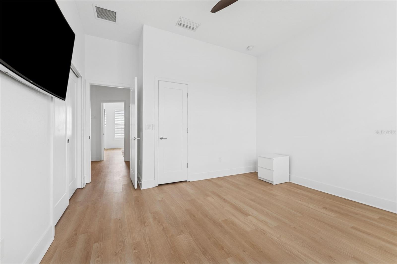 Image 31 of 46 For 4810 Mcelroy Avenue 5