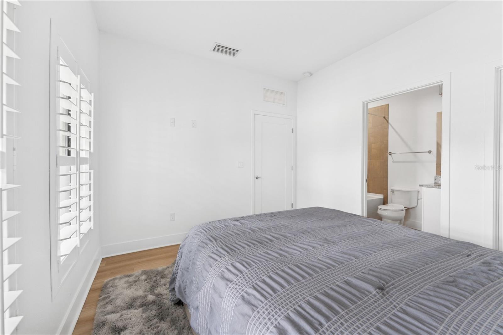 Image 9 of 46 For 4810 Mcelroy Avenue 5