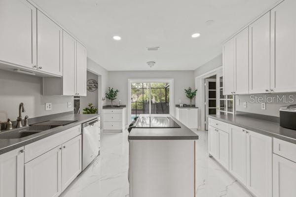 Image 14 of 41 For 2536 Lake Ellen Circle