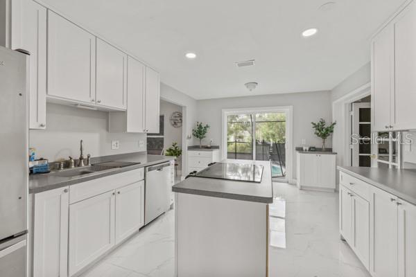Image 17 of 41 For 2536 Lake Ellen Circle