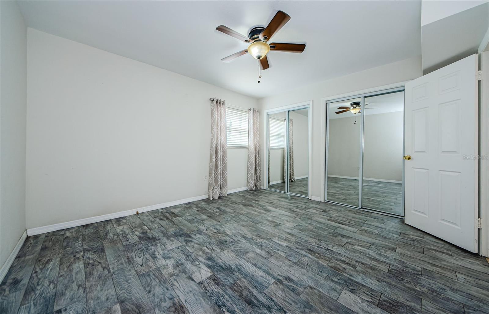 Image 20 of 53 For 2186 Edythe Drive 11