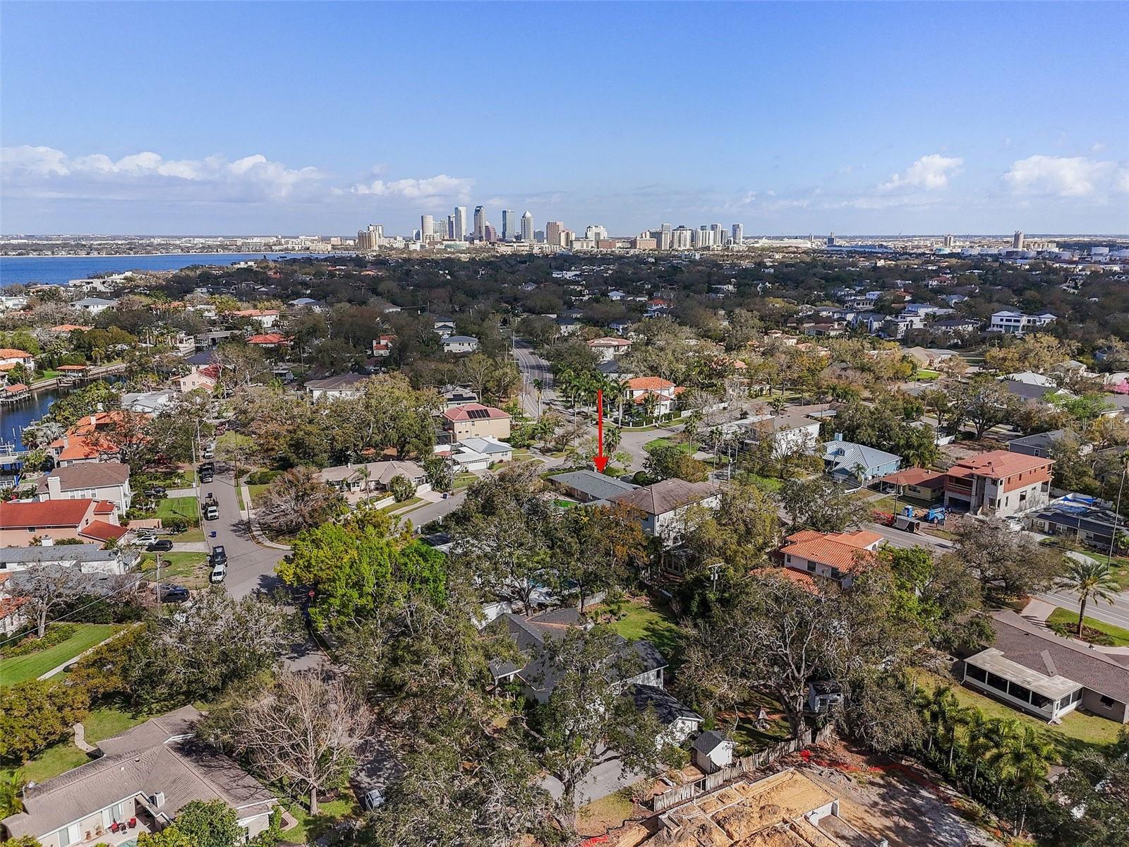 Listing photo id 6 for 516 Davis Boulevard