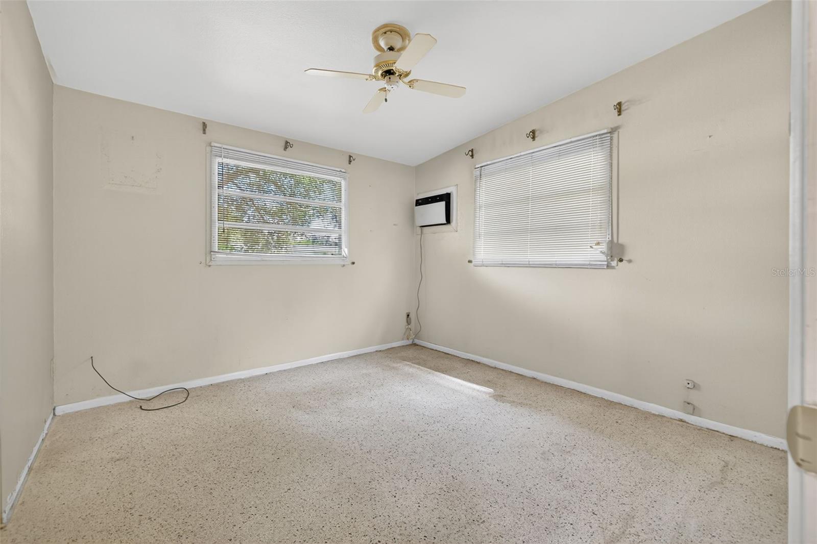 Image 11 of 17 For 5760 Hobson Street Ne