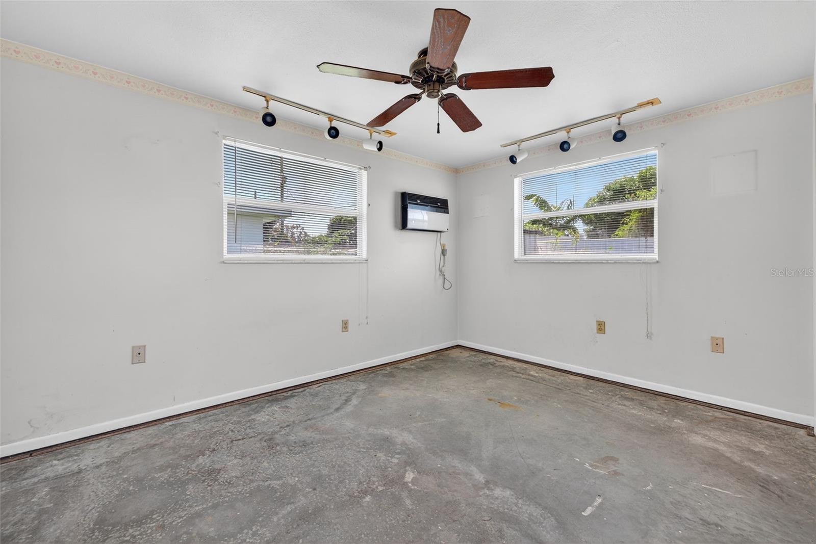 Image 7 of 17 For 5760 Hobson Street Ne