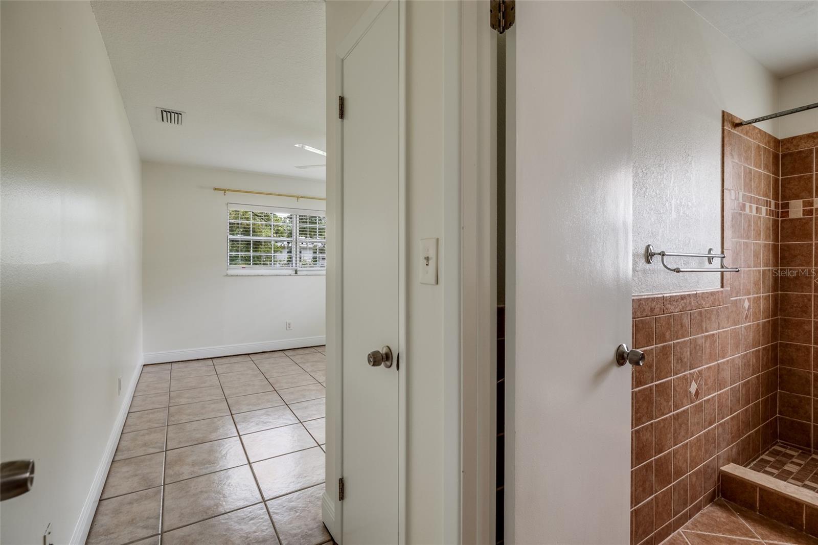 Image 10 of 38 For 121 28th Avenue N