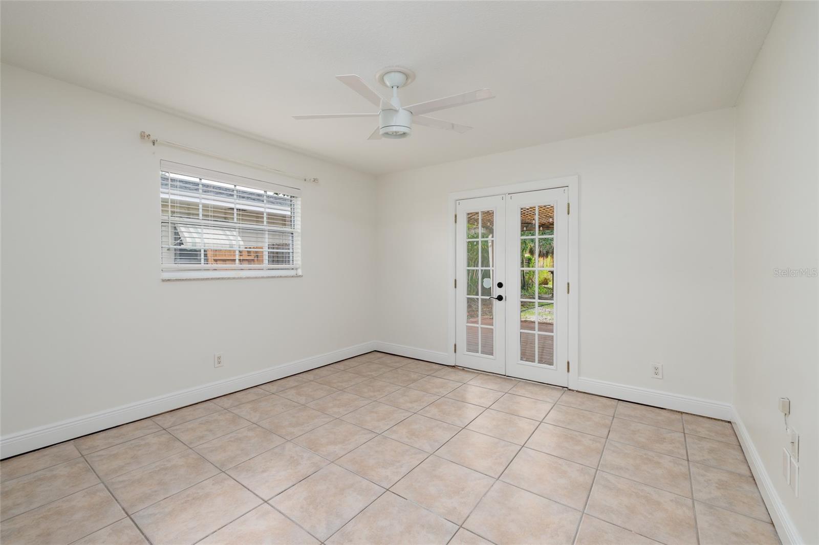 Image 15 of 38 For 121 28th Avenue N