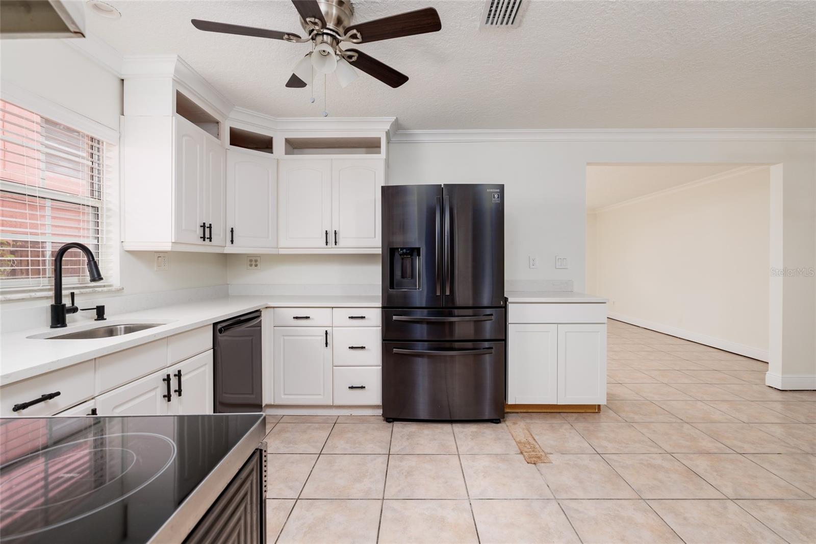 Image 6 of 38 For 121 28th Avenue N