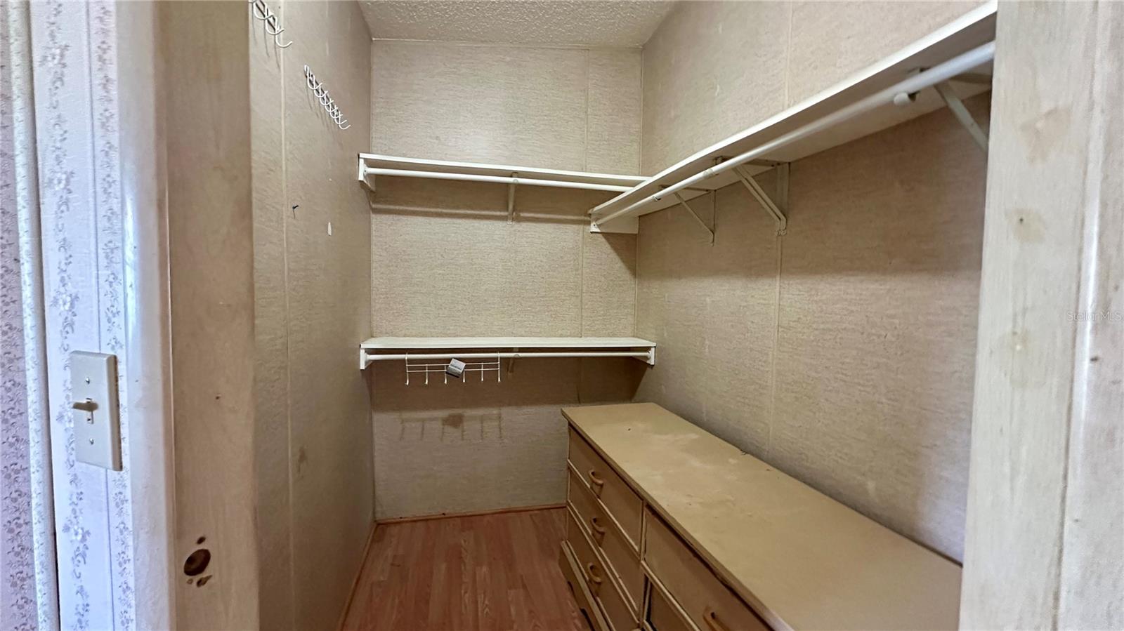 Image 8 of 19 For 424 Leisure Place