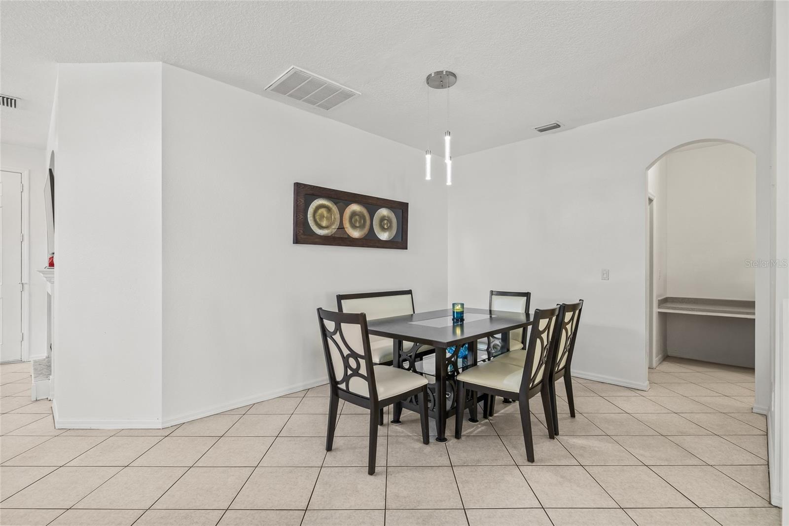 Image 12 of 49 For 14916 Berkford Ave
