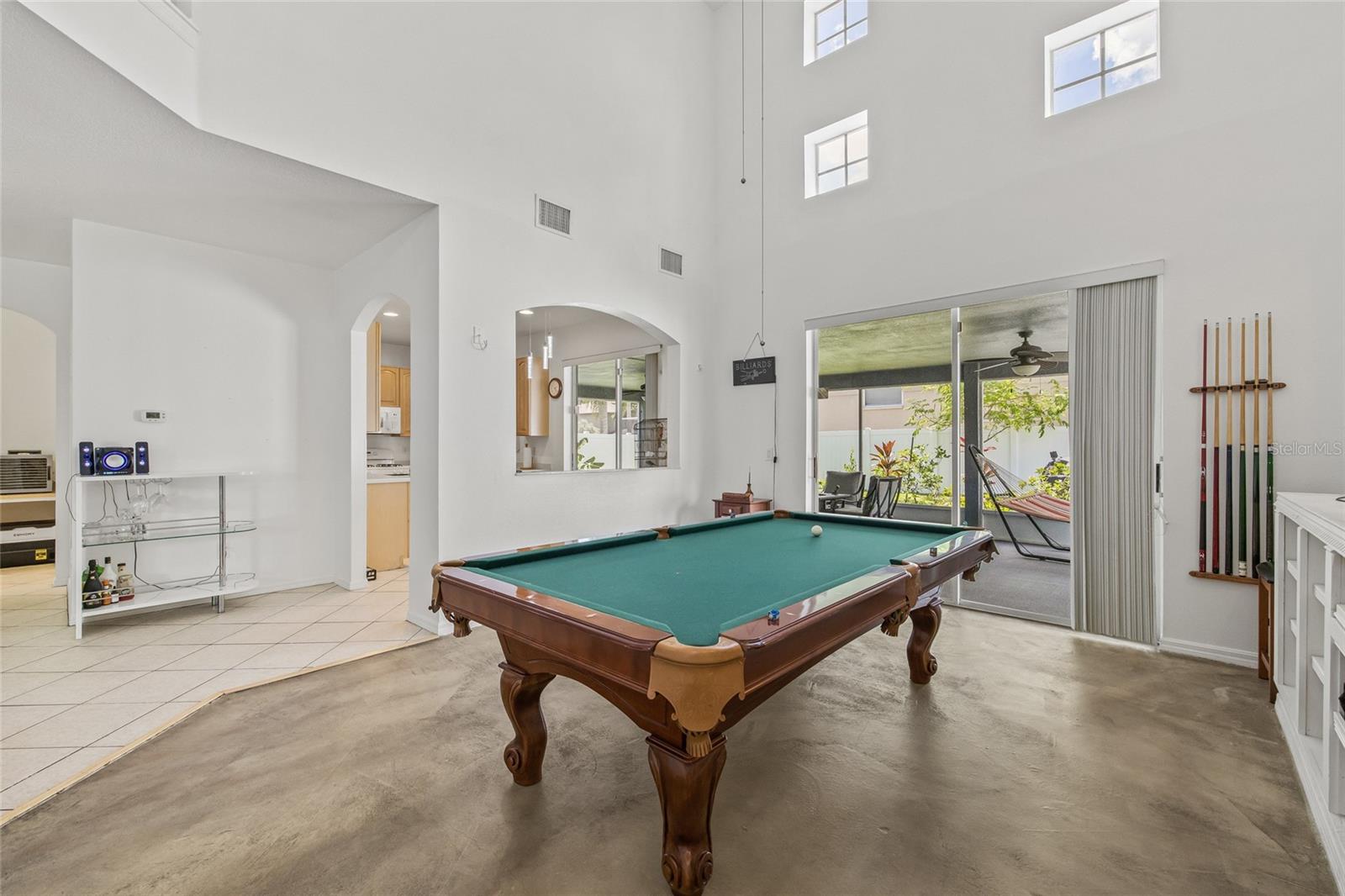 Image 16 of 49 For 14916 Berkford Ave